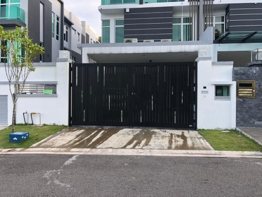 Sistem Pintu Pagar Tanpa Trek Aluminium - Johor Bahru