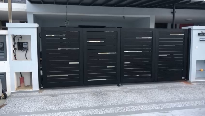 Aluminium Trackless Folding Gate - Johor Bahru