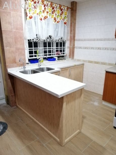 Ivory Chestnut With Quartz Stone Table Top