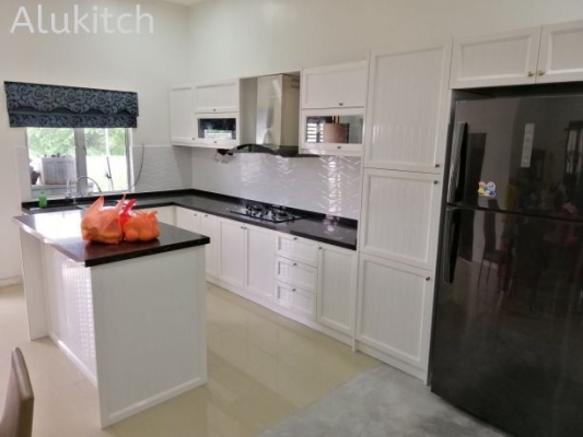 Kabinet Dapur Batu Quartz Corak Kayu Putih