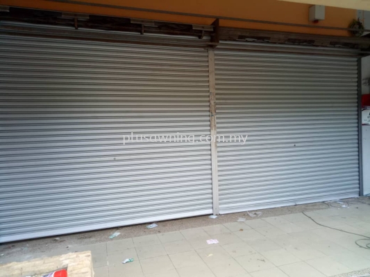 Roller Shutter @Persiaran Anggerik Vanilla, Kota Kemuning, Selangor