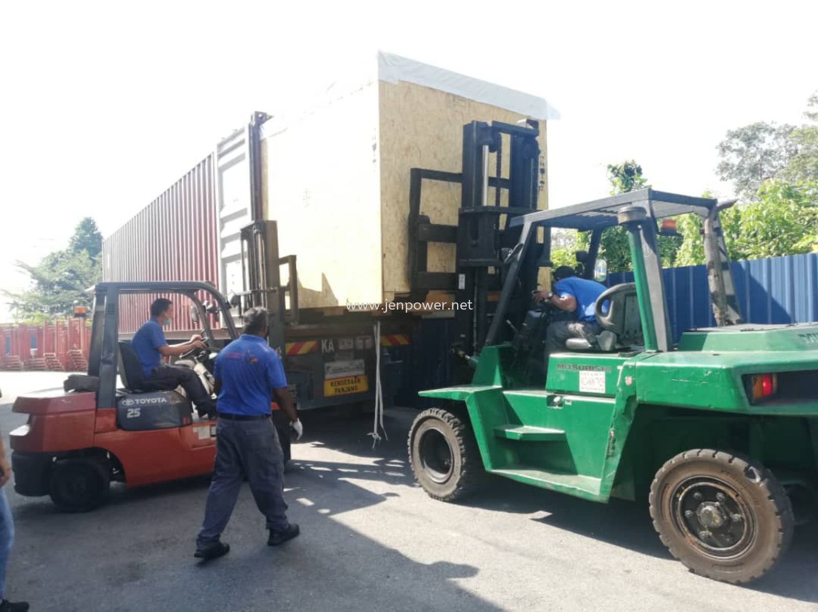 Mover with forklift 