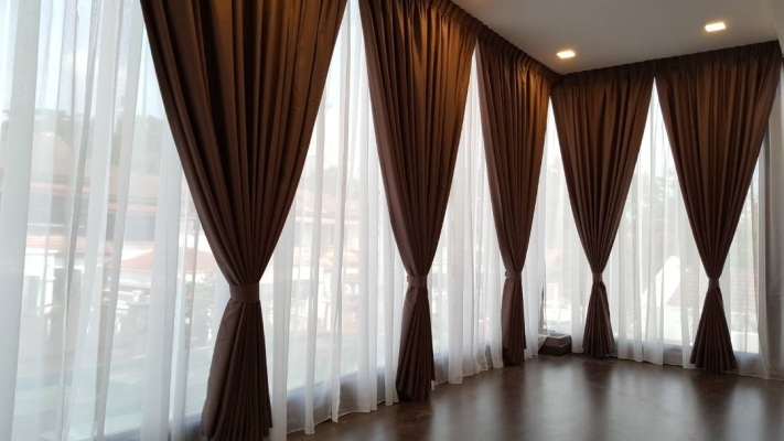 Monochrome Classic Design Curtain Reference