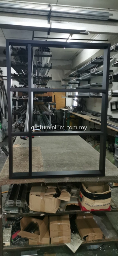 aluminium 1 x 4 hollow p/c Black + mirror and composite panel 