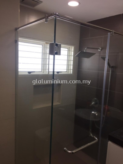 shower tempered " L" shape @jalan Metro Perdana Barat 17.taman Usahawan Kepong 