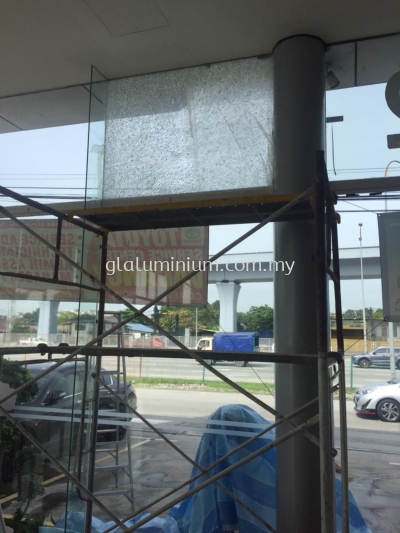 Replacement tempered fix glass @PDC Automobile Sdn Bhd, JK-39, Jalan cheras Bt 10. cheras 