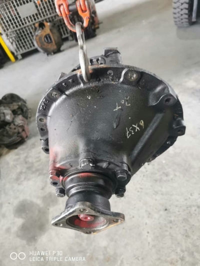 MITSUBISHI FUSO
FE83 REAR GEARBOX
6x37
(20T)