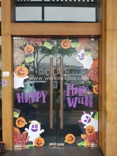 Halloween 2020 Window Display with Installation