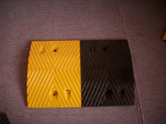 RUBBER SPEED HUMP
