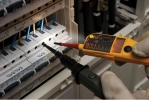 FLUKE T110 TWO POLE VOLTAGE AND CONTINUITY TESTER Electrical Testers