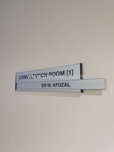 Replaceable Slot for Aluminium Door Signage