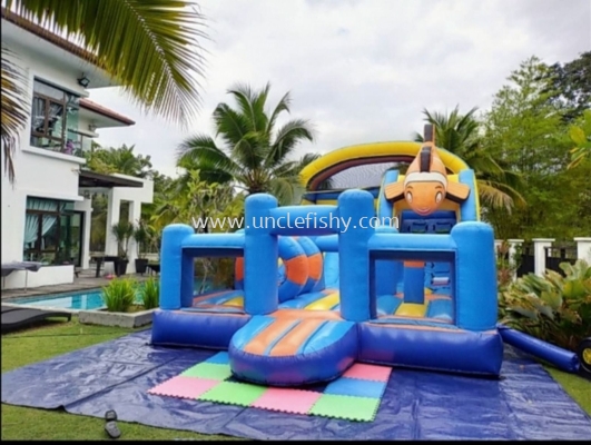 INFLATABLE PLAYGROUND