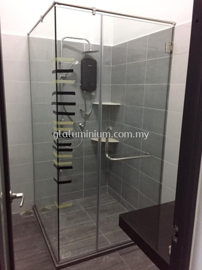 10mm tempered shower swing door " L" shape @jalan Sarjana 5, taman Connaught, Cheras 