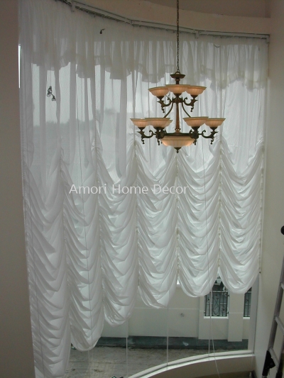 Curtain With Scallop