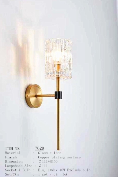 WALL LIGHT