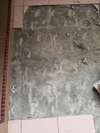 Floor tile