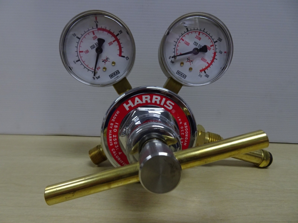 HARRIS 896D-15-H2 (INLET 230 BAR / OUTLET 15 BAR) TWO STAGE HYDROGEN REGULATOR