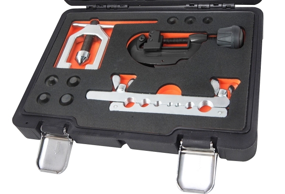 SP TOOLS DOUBLE FLARING TOOL KIT - METRIC SP63015