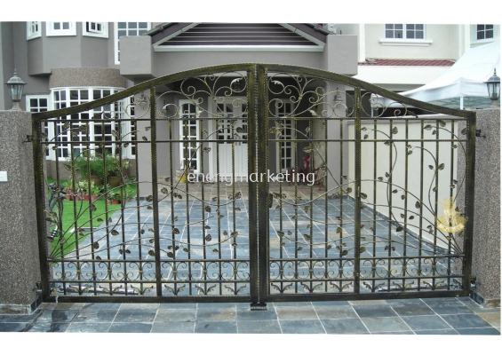 WIG 33- Wrought Iron Swing Gate