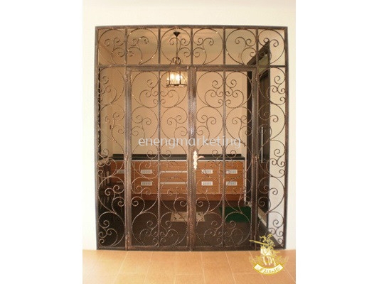 WIDG 04- Wrought Iron Swing Door Grille