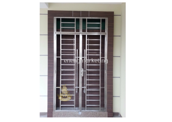 SSDG 06- Stainless Steel Swing Door Grille