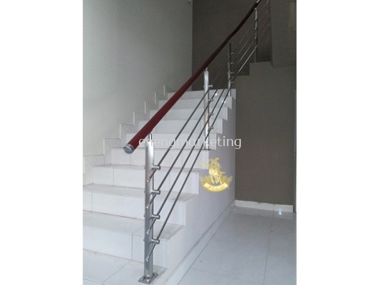 SSST 04- Stainless Steel Staircase Railing