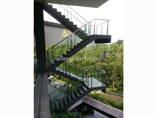 SSST 02- Stainless Steel With Tempered Glass Staircase Railing