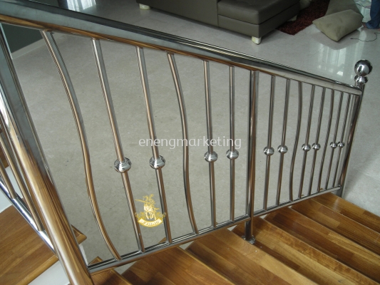 SSST 06- Stainless Steel Staircase Railing