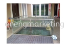 SSF 02- Pool Fencing STAINLESS STEEL FENCING AND RAILING FENCING AND BALCONY RAILING