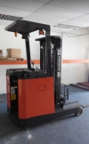 RECONDITIONED REACH TRUCK WAREHOUSE HANDLING EQUIPMENT SOLUTION