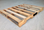 USED WOODEN PALLET WAREHOUSE HANDLING MATERIALS SOLUTION