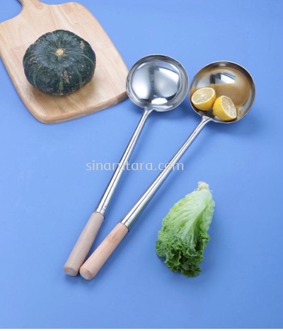 SYH10L 10 LIANG 1.5MM LADLE W/WOODEN HANDLE