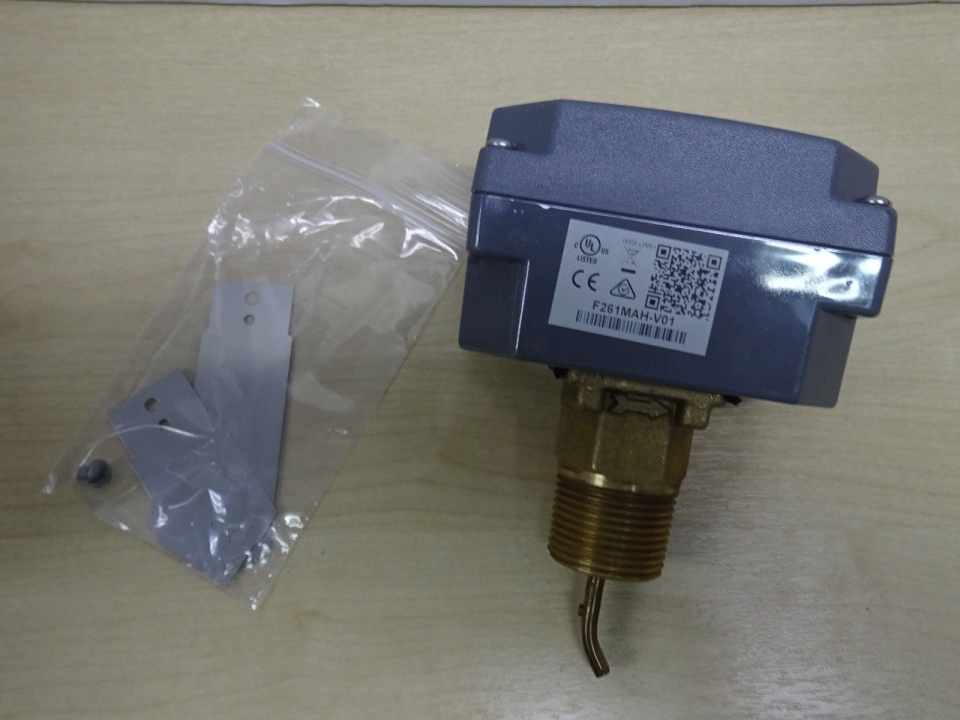 JOHNSON CONTROLS PENN FLOW SWITCH F261MAH-V01C (1-111/2" NPT) (24/240V/50/60HZ)(16A) (MADE IN MEXICO)(TYPE 4 VOPOR TIGHT)