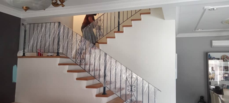 installation wrongth iron handrail staircase 