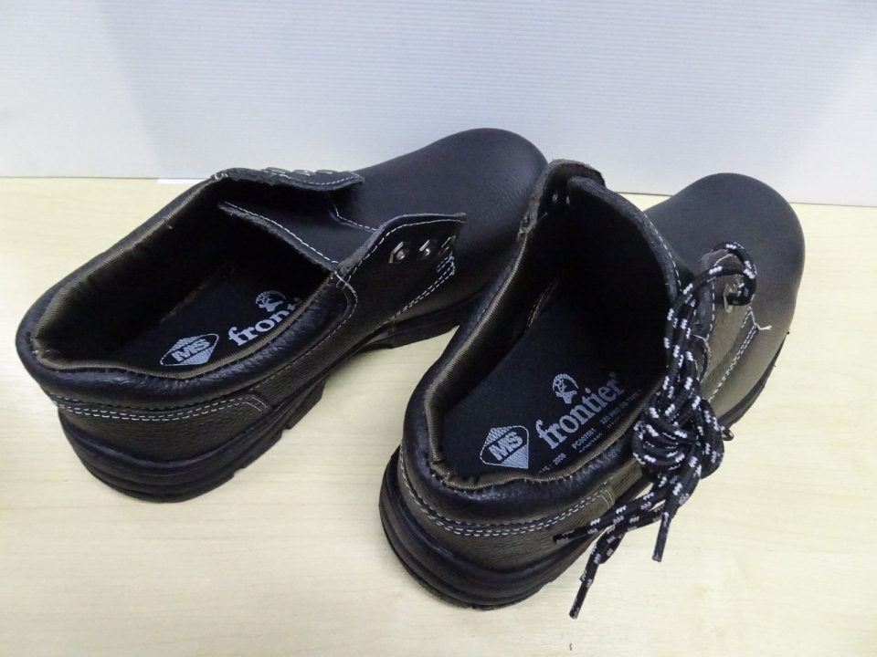 FRONTIER SAFETY SHOES M3304B LOW CUT BLACK WITH MIDSOLE