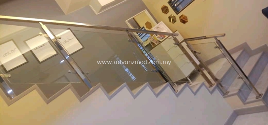 Stainless Steel Staircase Glass Railing With 12mm Tempered Clear Glass  