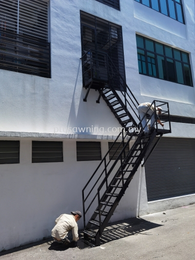 Emergency Staircase @Jalan Sierra 10/1, Bandar 16 Sierra, Puchong, Selangor