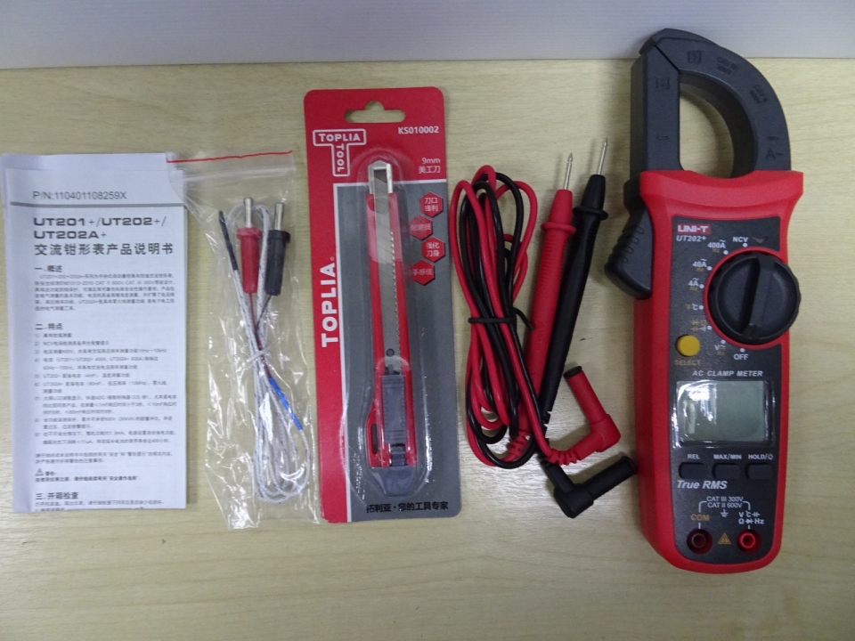 UNI-T UT202+ HIGH PRECISION MULTIMETER AC DC CURRENT DIGITAL CLAMP-ON METER WITH TEMP. CHECK