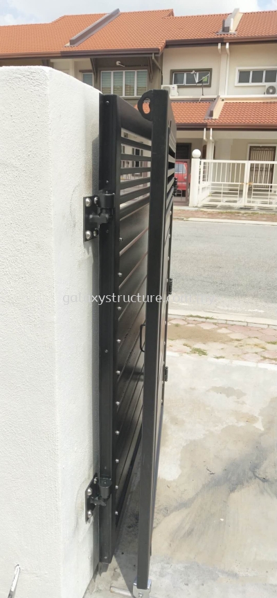 Powder Coated Mild Steel Folding Gate with Auto gate Motor System @ Jalan Bayu Impian, Kota Bayu Emas, 41200 Klang.