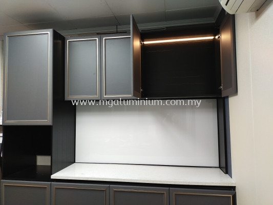 Aluminium Euro Style Cabinet