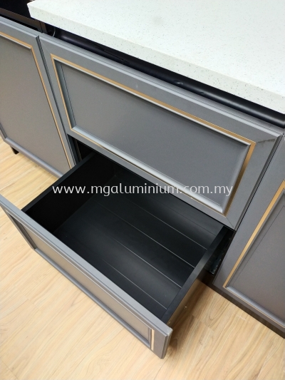 Aluminium Euro Style Cabinet