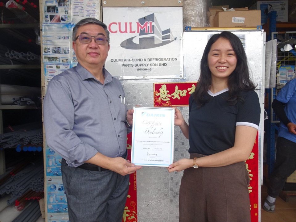 DAIKIN MALAYSIA SALES & SERVICE SDN. BHD. Air-Cond Division Visit & Present Dealership Certificate