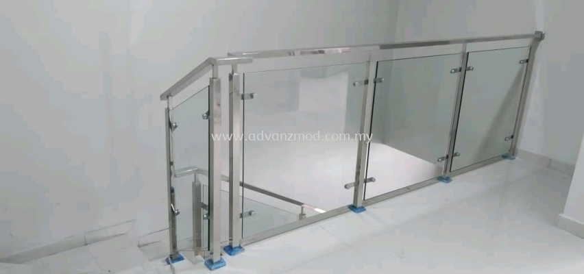 Stainless Steel Staircase Glass Railing With 12mm Tempered Clear Glass