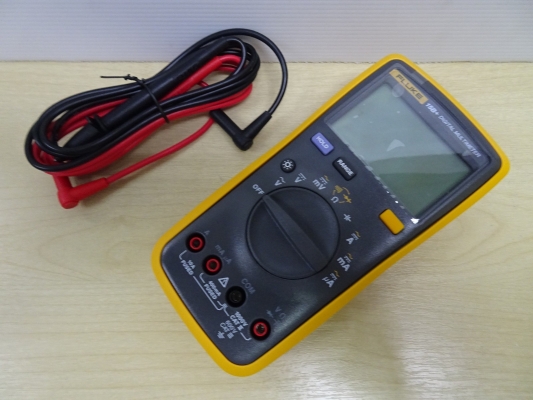 FLUKE 15B+ DIGITAL MULTIMETER (CAT III 600)