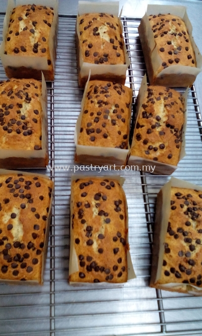 chocolate chips banana cake