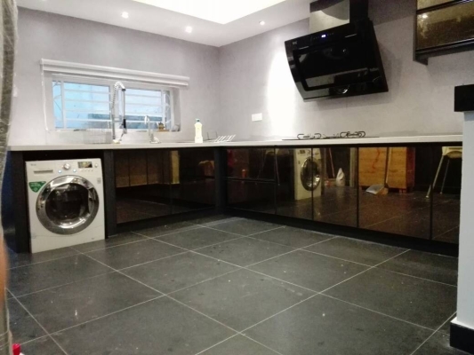 Grey Mirror with Quartz Stone Table Top          