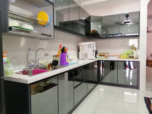 Grey Mirror with Quartz Stone Table Top   