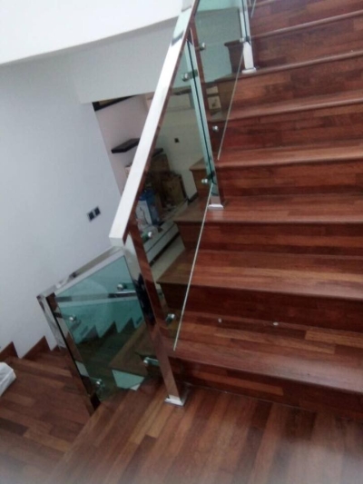 Sample Staircase Railing With Tempered glass Design In Selangor