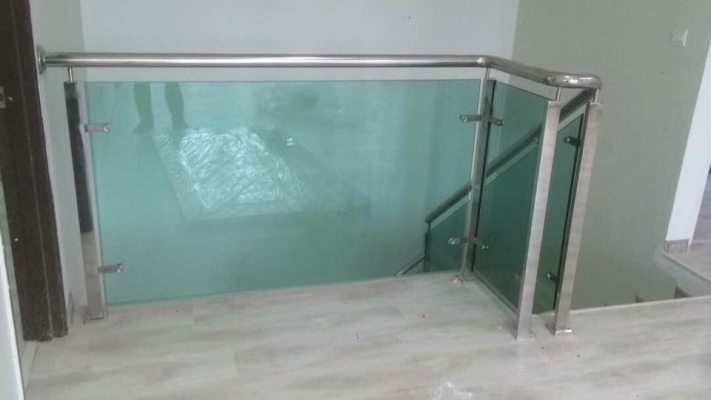 Sample Staircase Railing With Tempered glass Design In Selangor