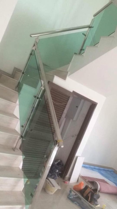 Sample Staircase Railing With Tempered glass Design In Selangor